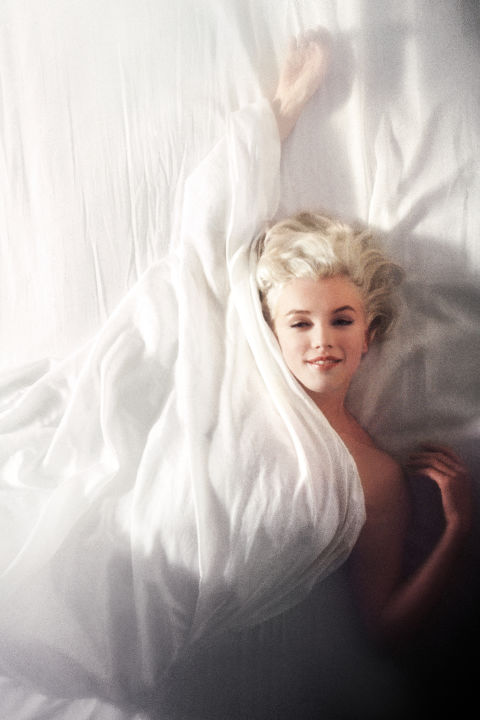 DOUGLAS KIRKLAND/In Bed with Marilyn, 1961