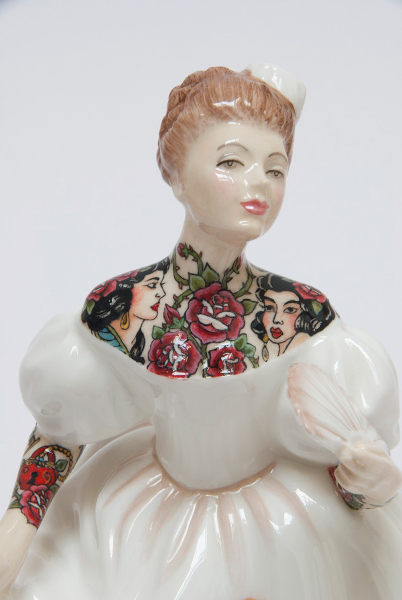 Jessica-Harrison-Tattooed-Porcelain-Figurines-04