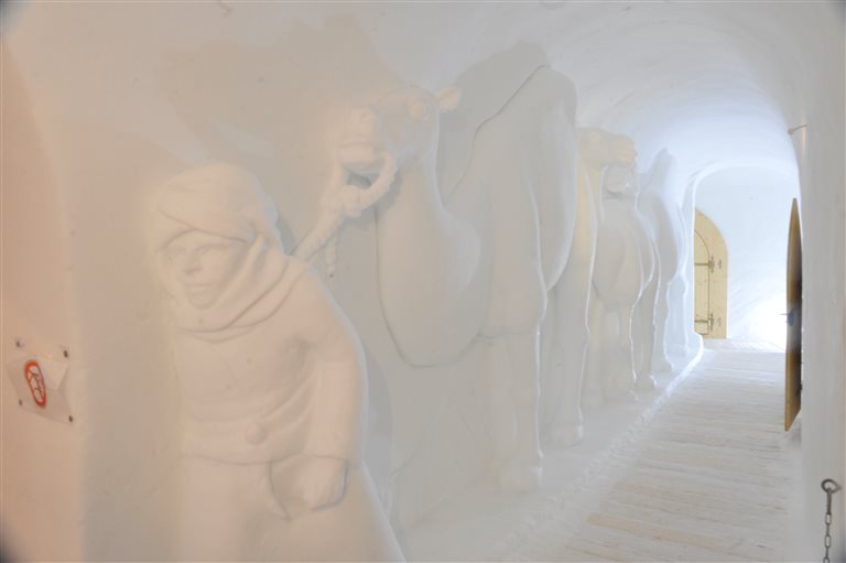 The fancy igloo with corridors – Iglu-Dorf, Switzerland