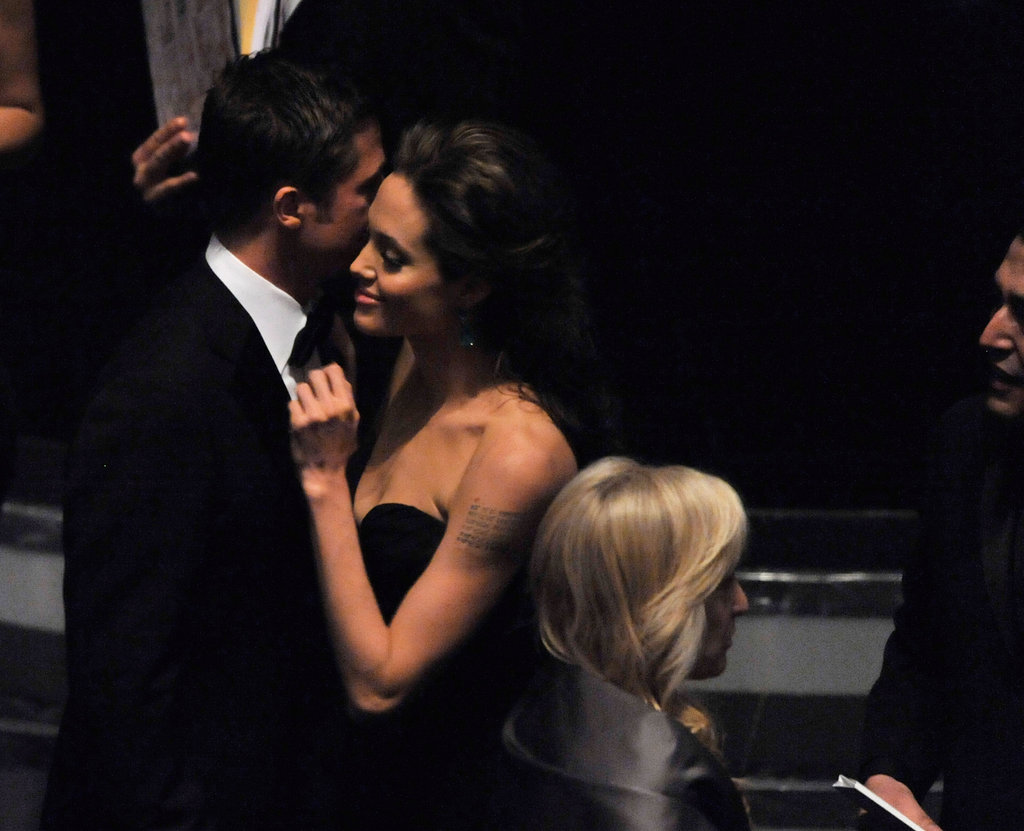 couple-stuck-close-inside-during-February-2009-Academy-Awards