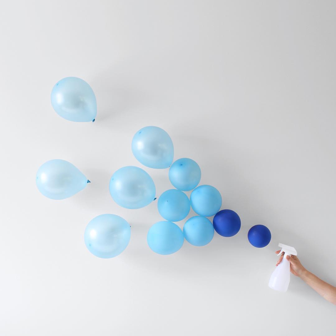 minimal-photography-funny-balloons-peechaya-burroughs-3