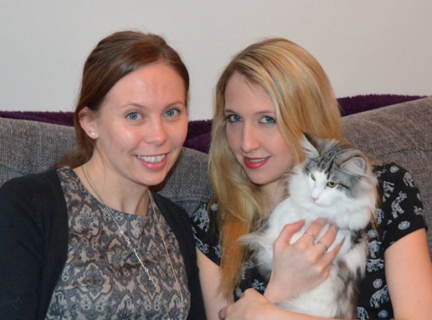 Ellie Close and her sister Sarah, 29, who are preparing to open a cat cafe in the Northern Quarter next Spring. Pictured with Ygritte