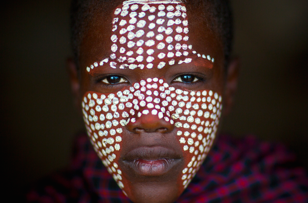Dolina Omo, Etiopia - makijaż z różnych zakątków świata