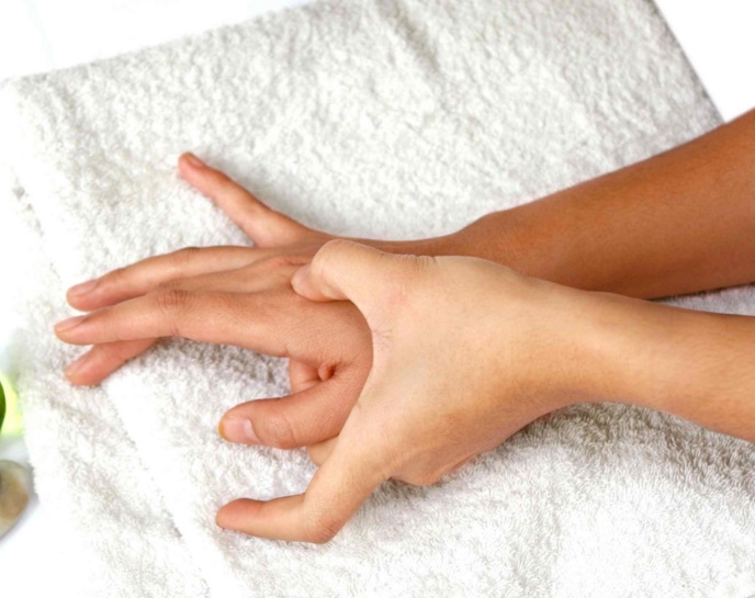 masaż palców wpływa na zdrowie