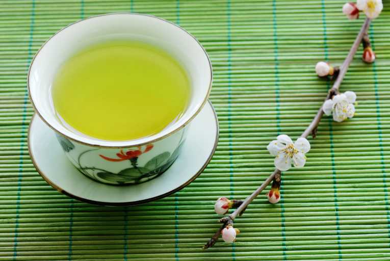 oznaki, że powinieneś pić więcej zielonej herbaty