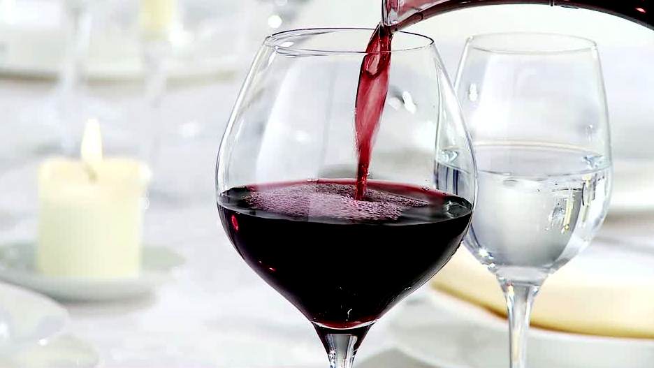 proste sposoby, aby uniknąć bólu głowy po wypiciu czerwonego wina