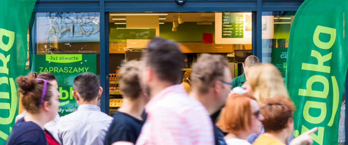Żabka pokazała sklep jutra. Inteligentne półki podpowiedzą co kupić