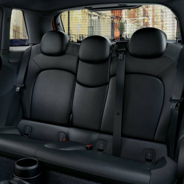 mini 5-cio drzwiowy w środku