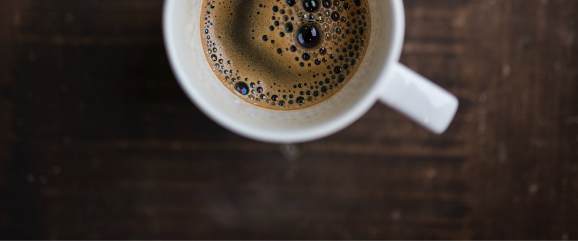 Poranny trop: Jak pić kawę, by faktycznie działała?