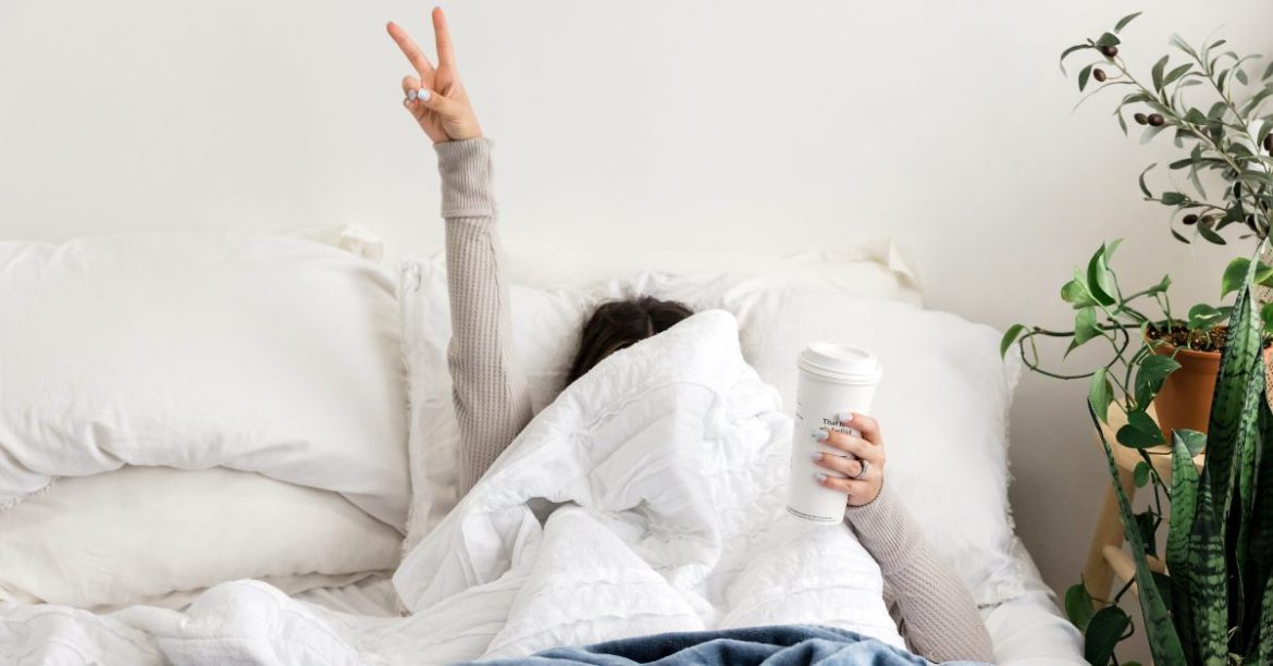 kobieta po przebudzeniu