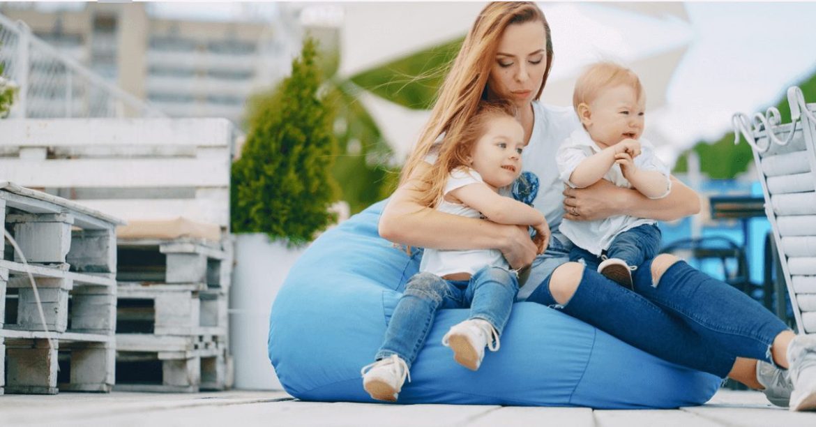 matka z dwójką dzieci