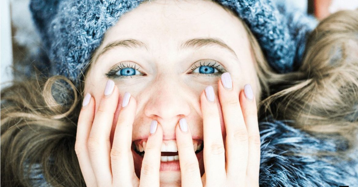 uśmiechnięta kobieta